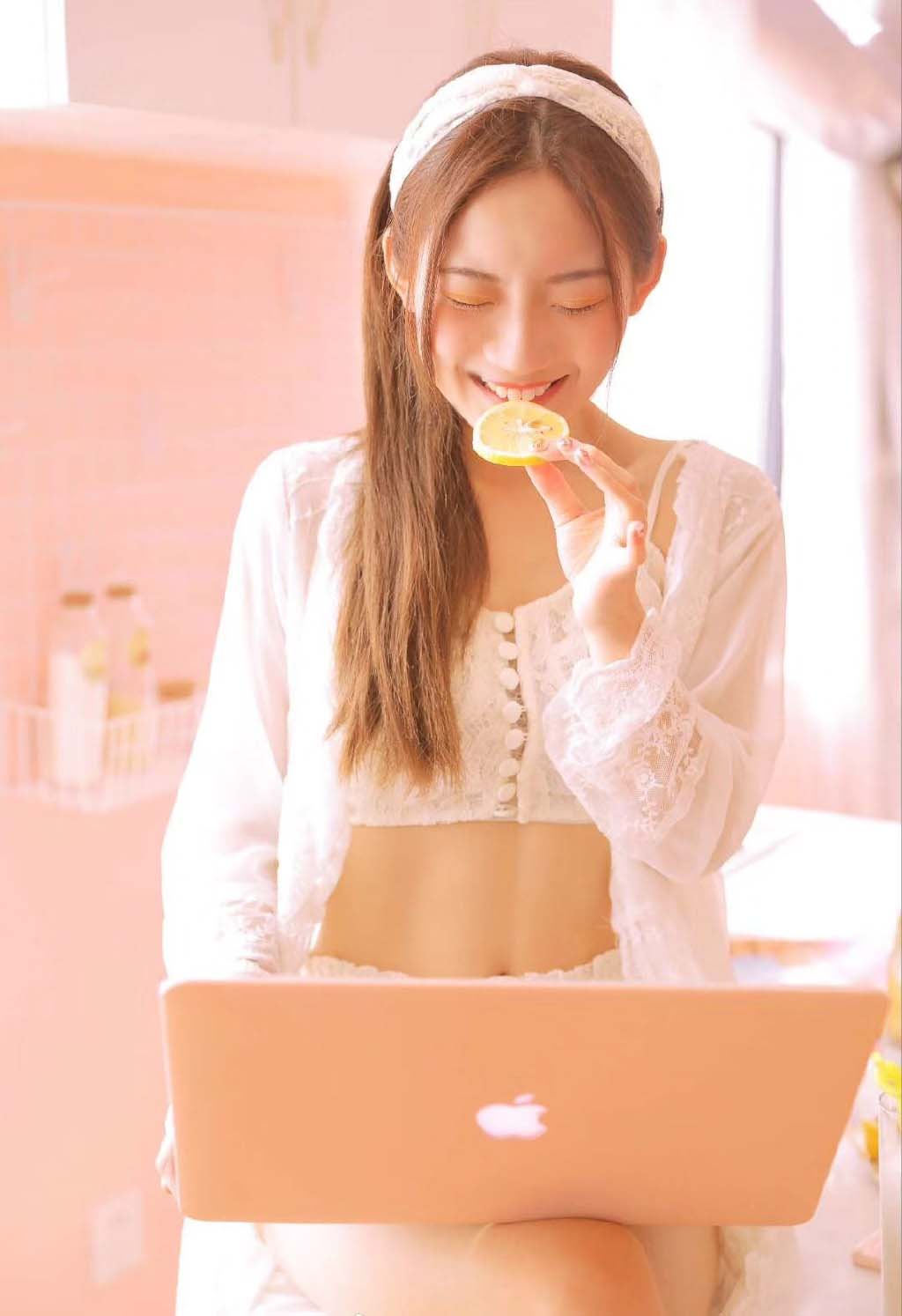韩国风俗媚娘吊带美女性感长腿美女图片图片