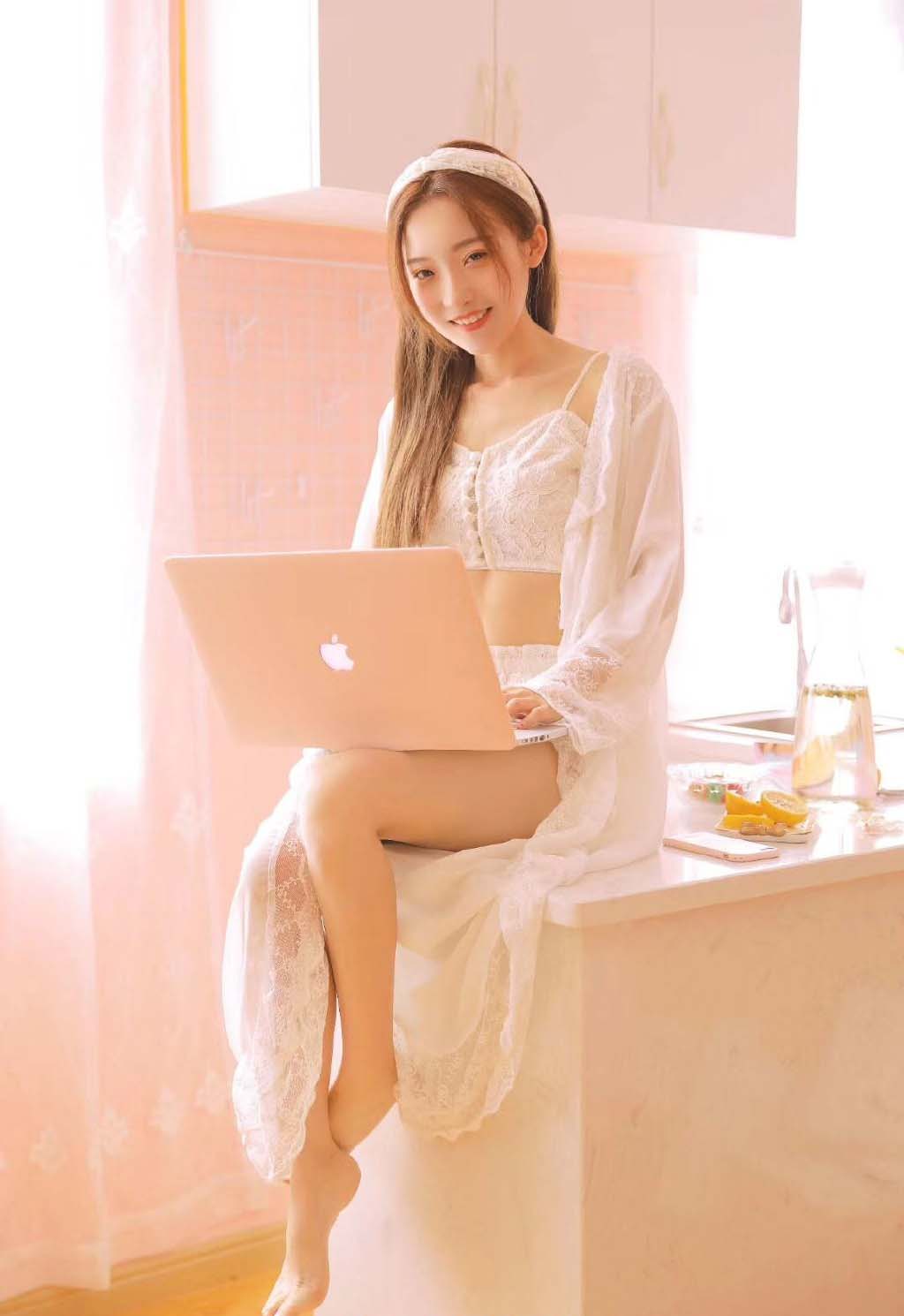 韩国风俗媚娘吊带美女性感长腿美女图片图片