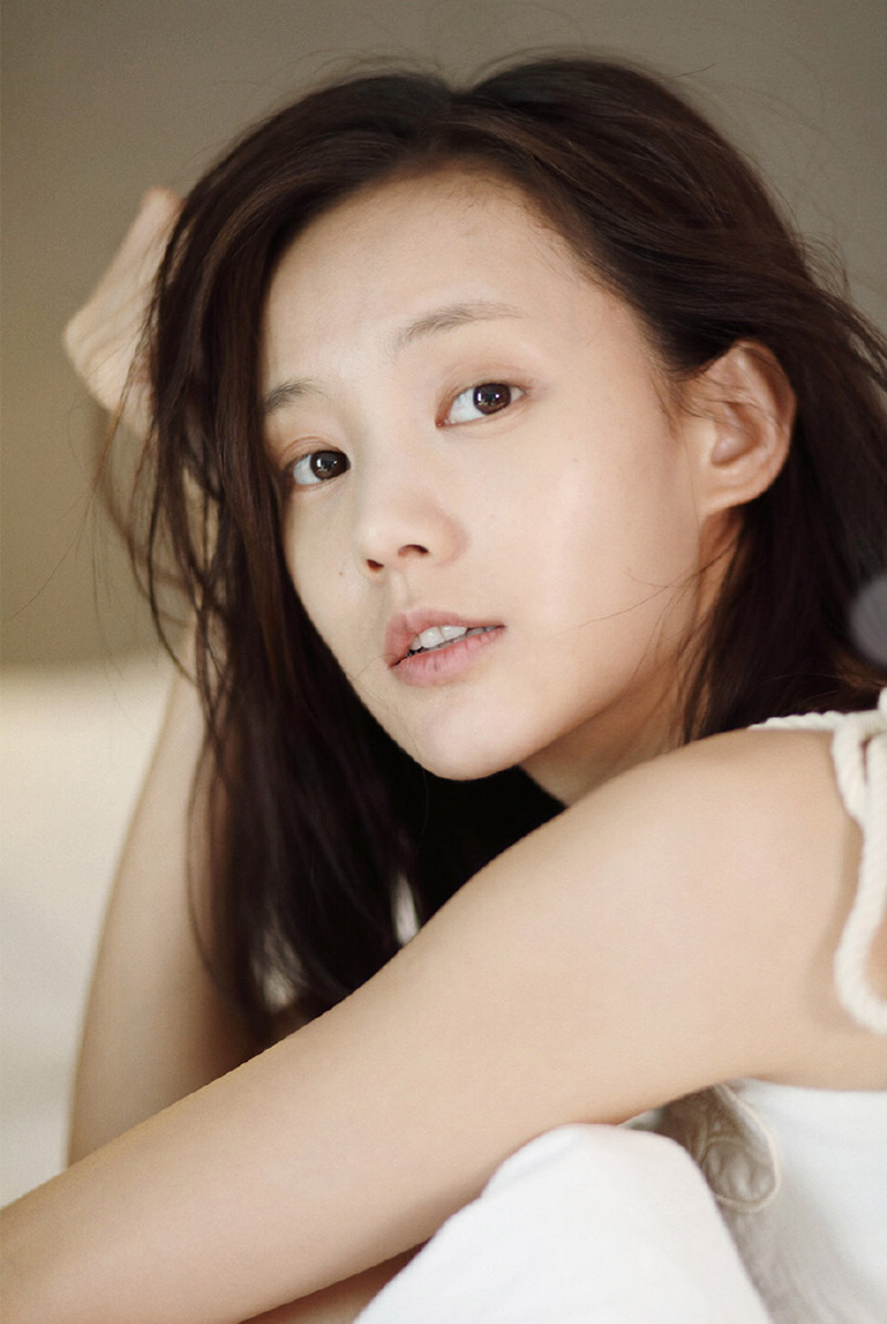 高清中国内地山东济南女演员李一桐Q清纯小公主白裙明星美女写真图片图片