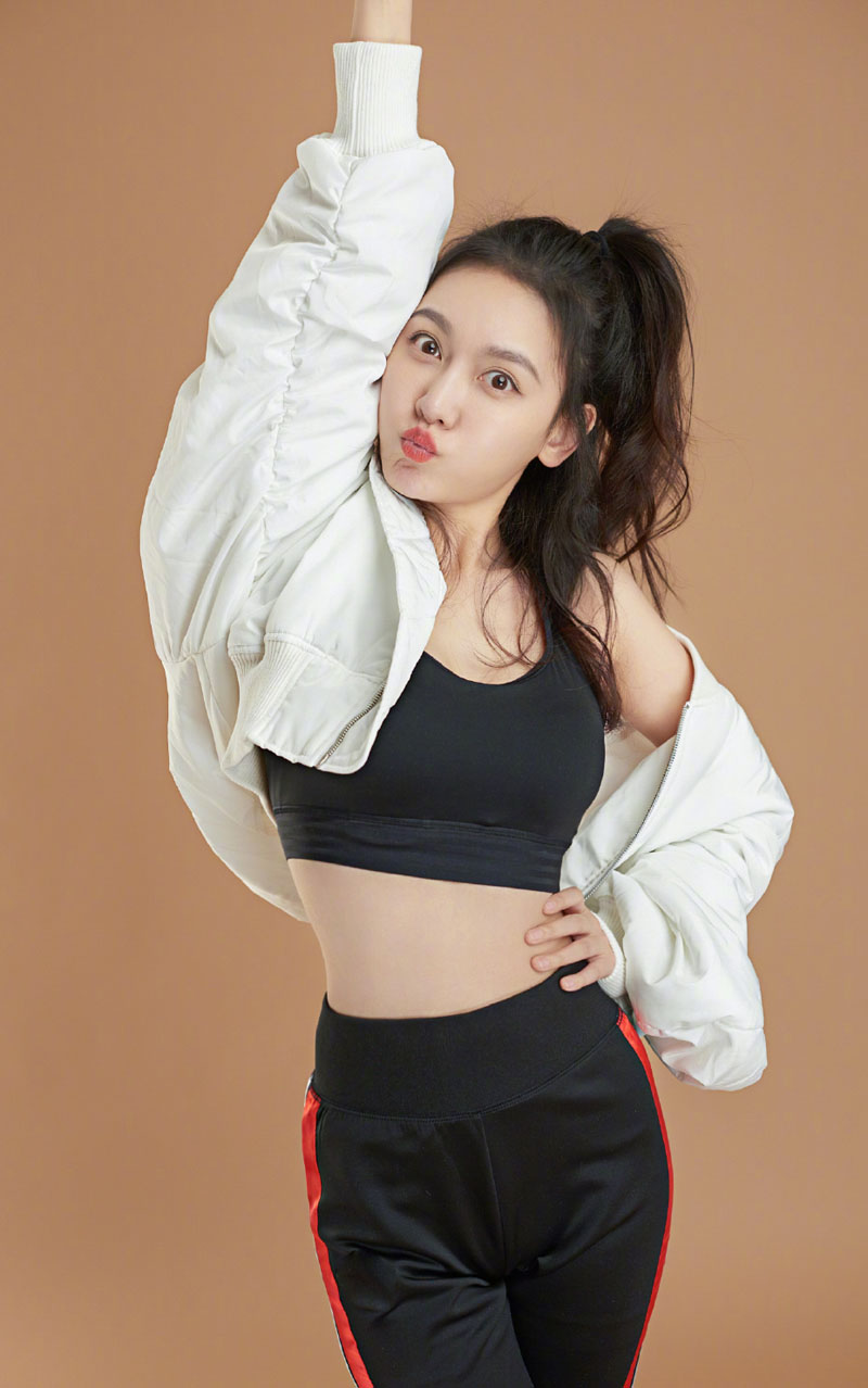 内地重庆渝中女演员孙骁骁清新脱俗时尚写真高清图片图片