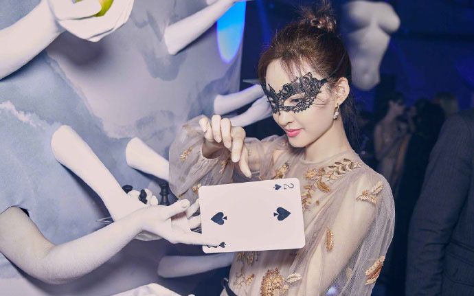 欢乐颂乔欣薄纱长裙仙气十足唯美图片图片