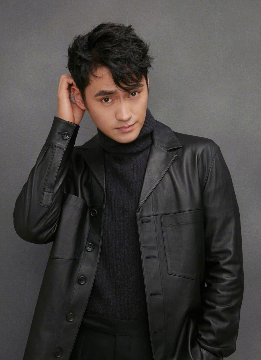 武汉男明显袁弘写真图片图片