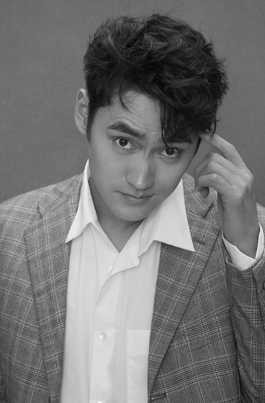 武汉男明显袁弘写真图片图片