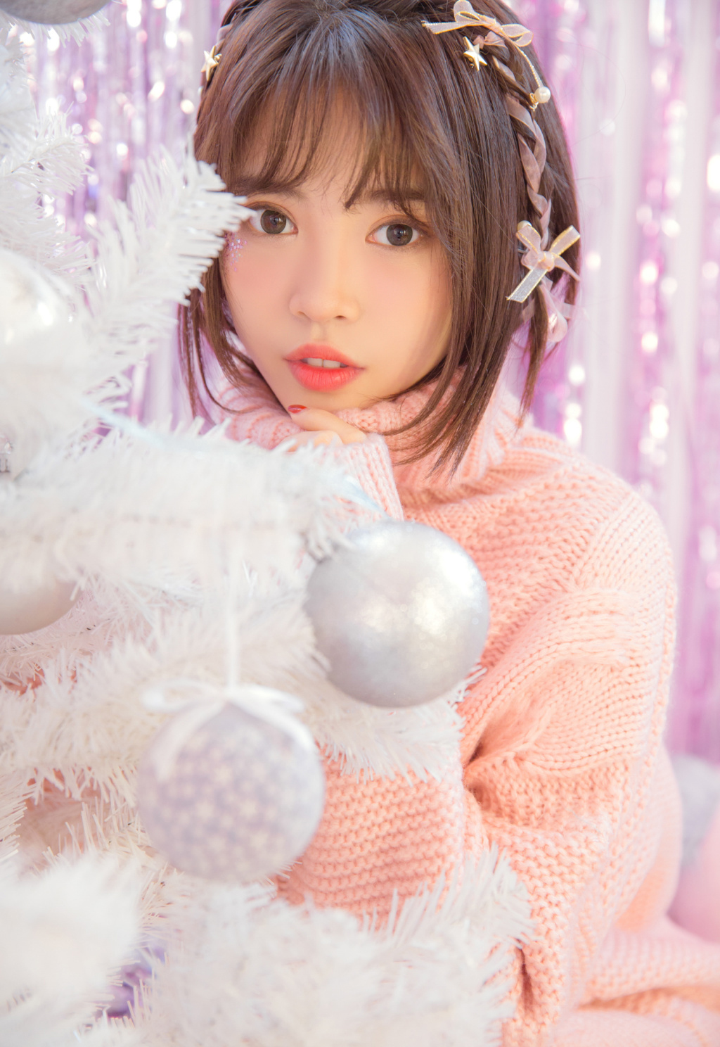 韩雪彩色丝袜完美身段性感时尚写真图片