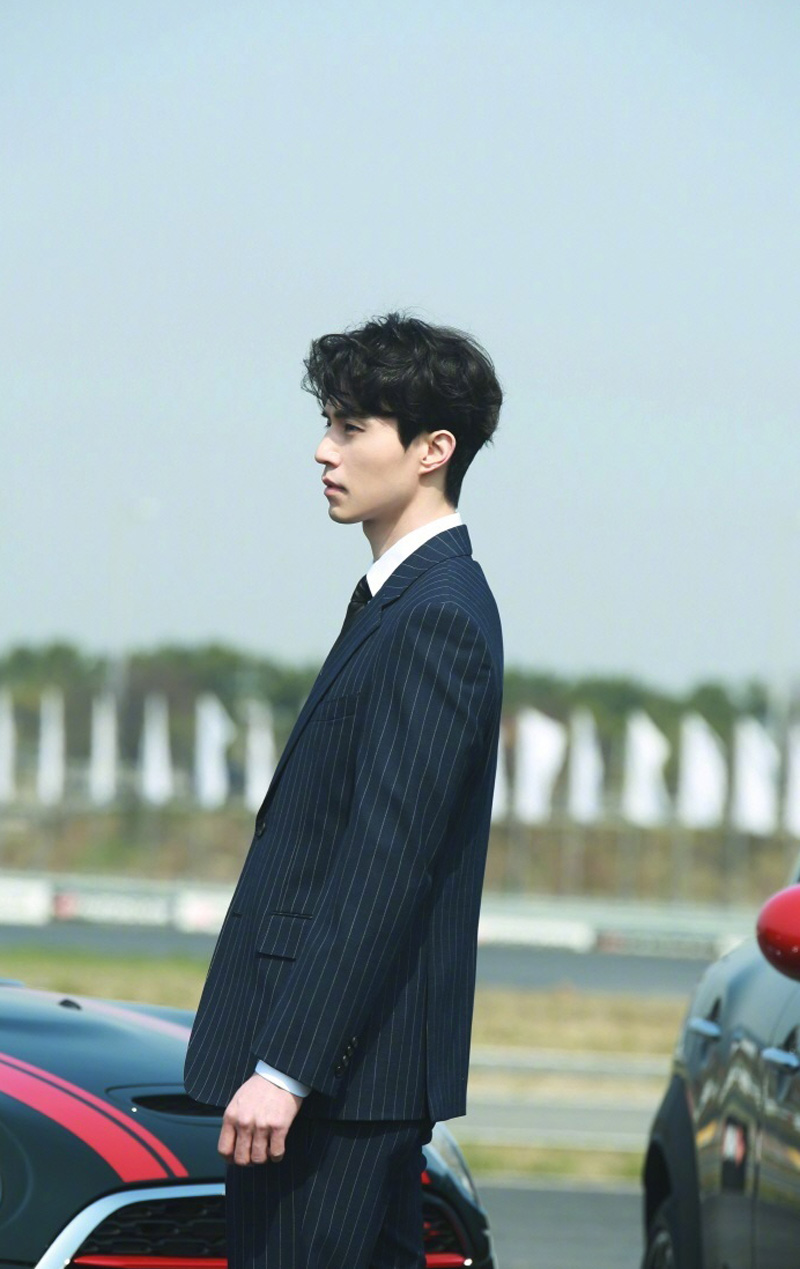高清韩国首尔男演员李栋旭魅力迷人写真图片图片