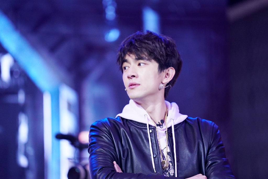林更新《机器人争霸》帅气剧照图片图片