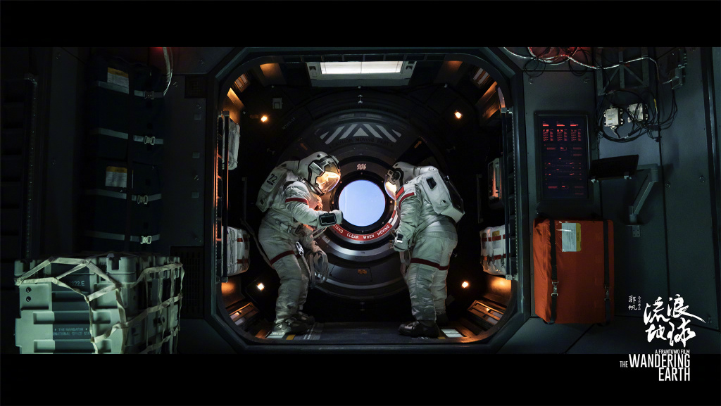 黑白写真吴京谢楠手机壁纸图片