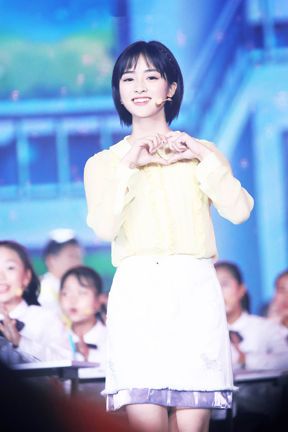 高清美女沈月写真图片图片