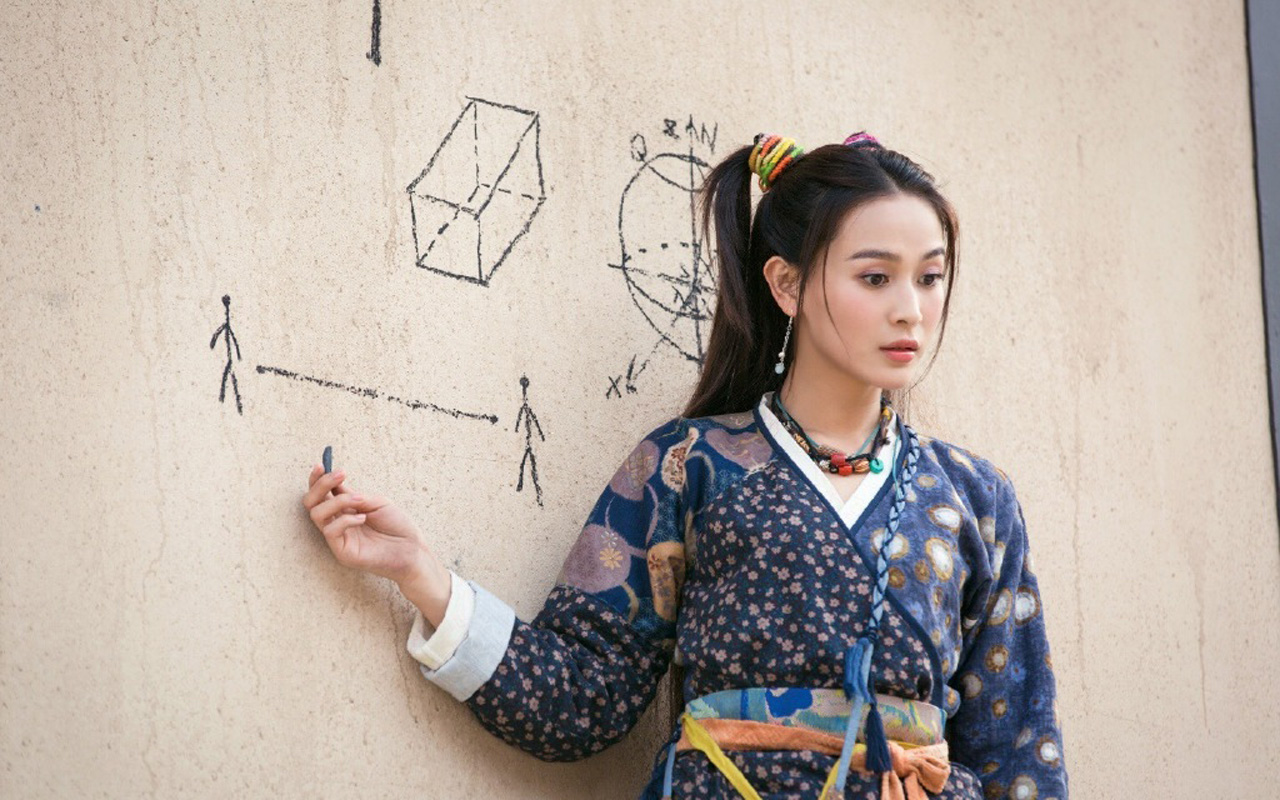 中国内地安徽女演员海铃一字肩礼服性感迷人写真图片图片 中国内地安徽女演员海铃一字肩礼服性感迷人写真图片图片
