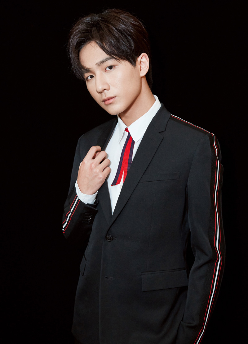 大陆内地男演员李宏毅帅气不羁时尚写真图片图片 大陆内地男演员李宏毅帅气不羁时尚写真图片图片