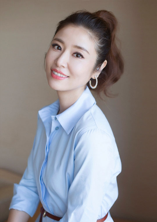 林心如碎花长裙性感一字肩活动图片图片