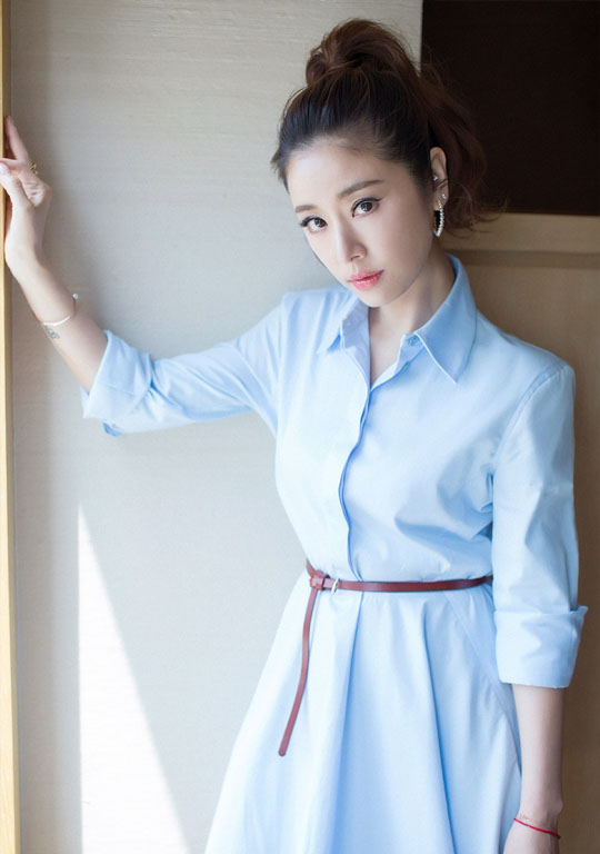 林心如碎花长裙性感一字肩活动图片图片