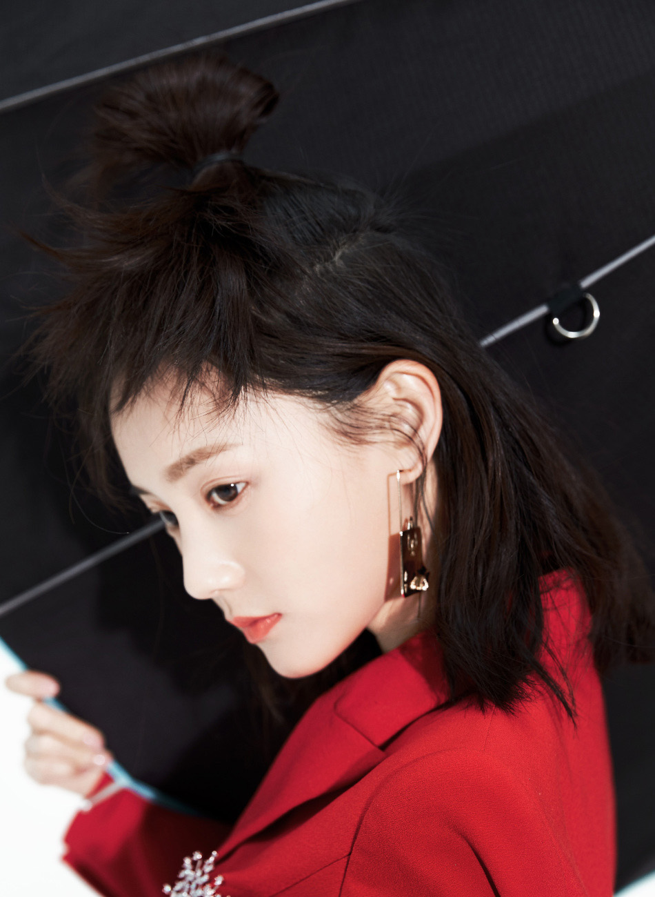 高清中国内地山东济南女演员李一桐Q清纯小公主白裙明星美女写真图片图片