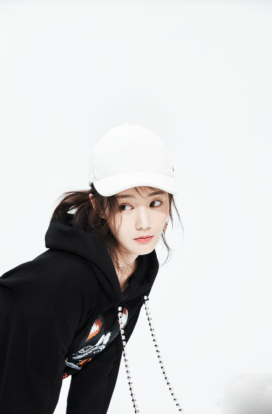 高清中国内地山东济南女演员李一桐Q清纯小公主白裙明星美女写真图片图片