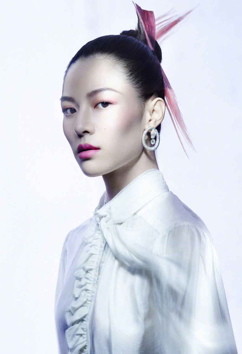 钟楚曦图片