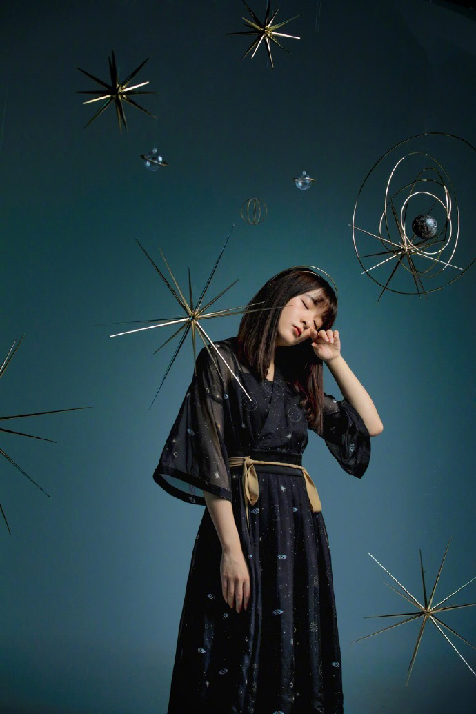 杨幂透视薄纱长裙妩媚性感写真图片图片