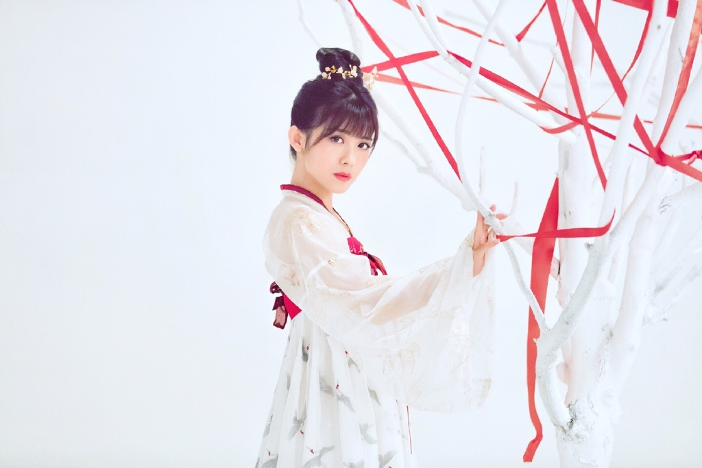 高清广东深圳女星火箭少女101yamy赖美云傅菁黑白配写真图片图片