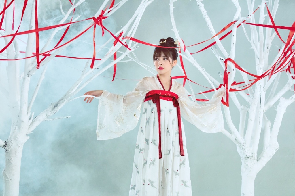 高清广东深圳女星赖美云古风唯美写真图片图片
