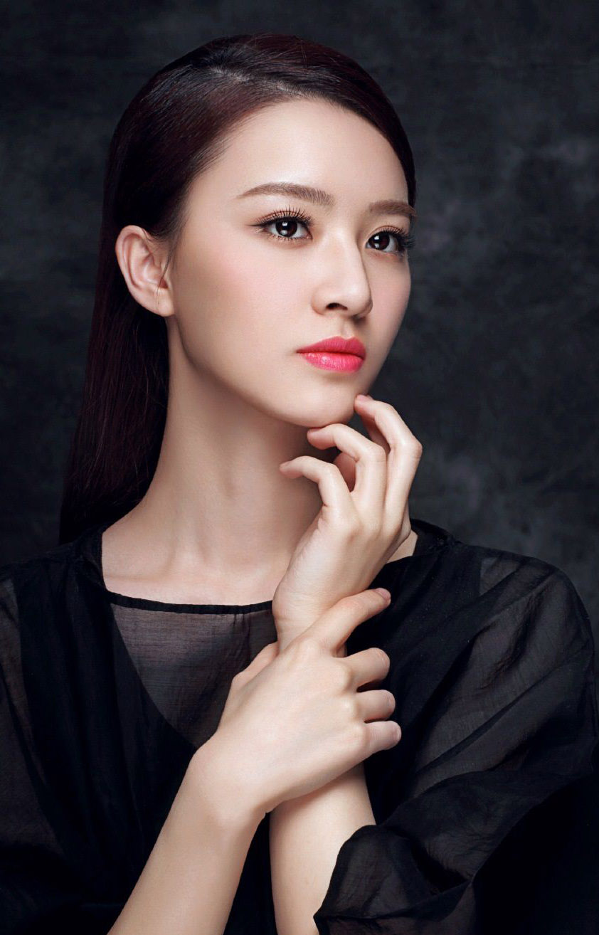 高清中国内地女演员美女梁婧娴轻熟风写真图片图片
