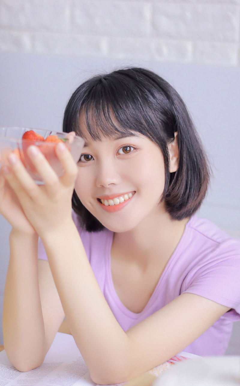短发美女性感露脐装私房写真图片图片 短发美女性感露脐装私房写真图片图片