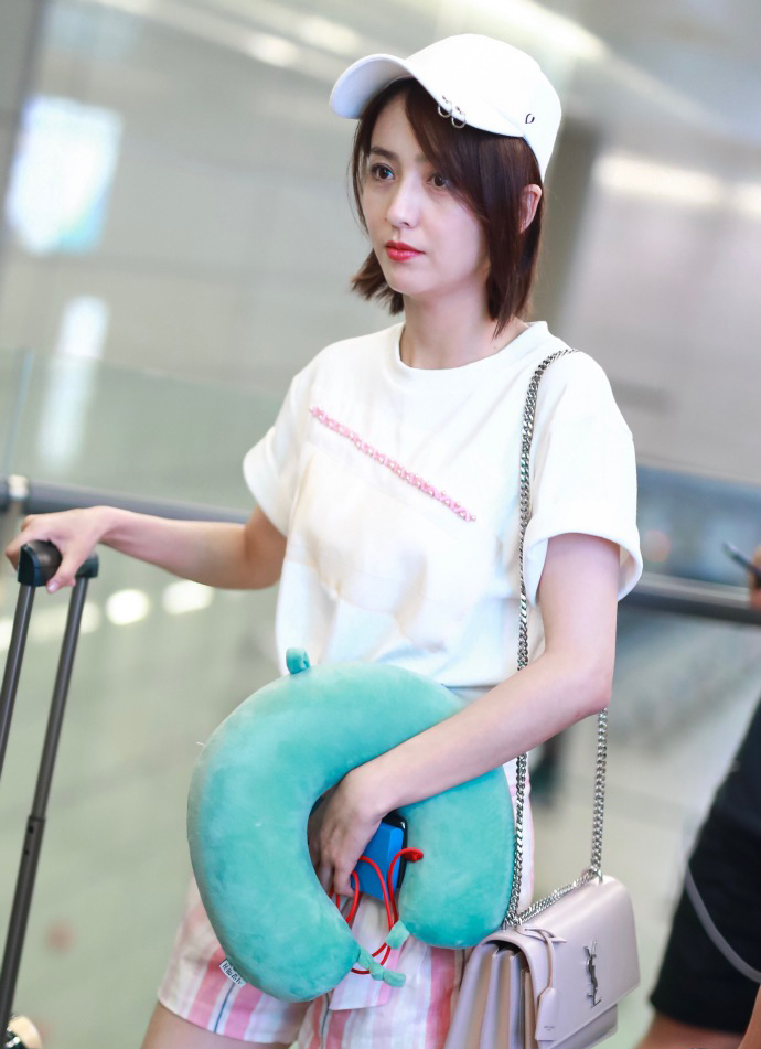 高清中国内地新疆伊犁影视女演员佟丽娅超A背头高清桌面壁纸图片 高清中国内地新疆伊犁影视女演员佟丽娅超A背头高清桌面壁纸图片