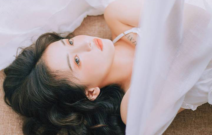 赵雅芝户外花园唯美优雅时尚大片写真图片