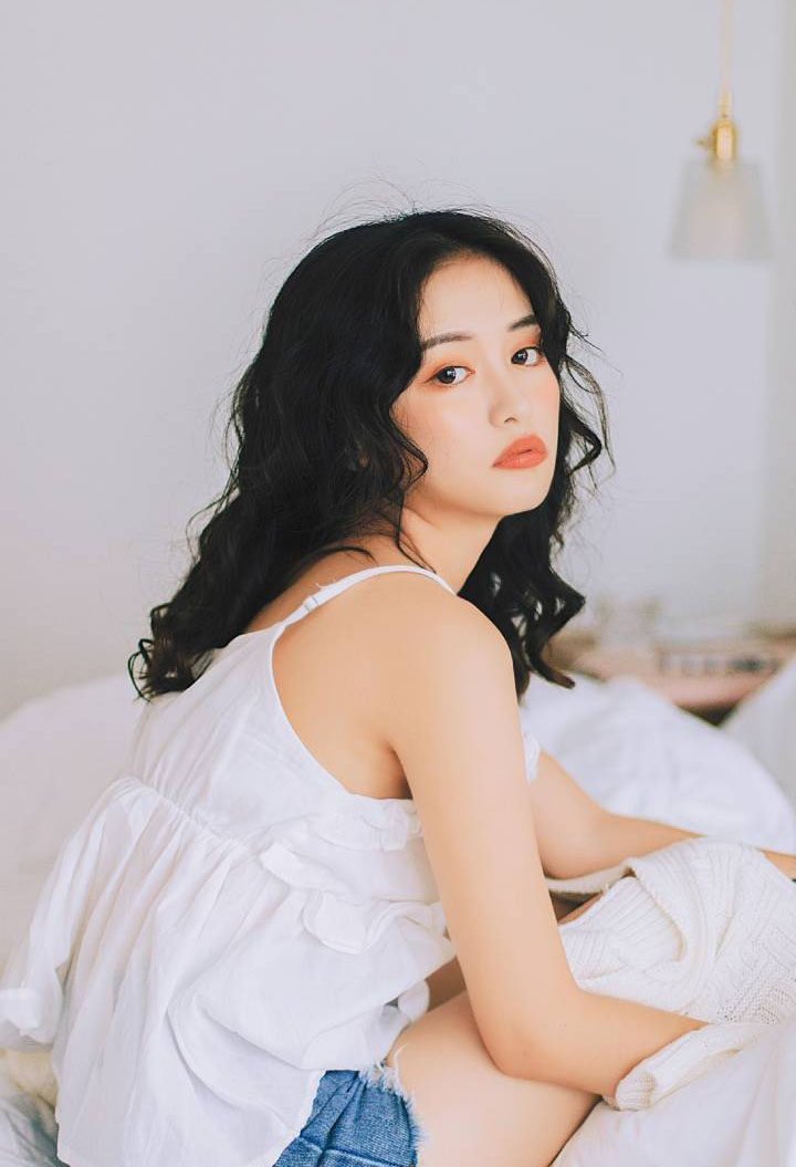 赵雅芝户外花园唯美优雅时尚大片写真图片