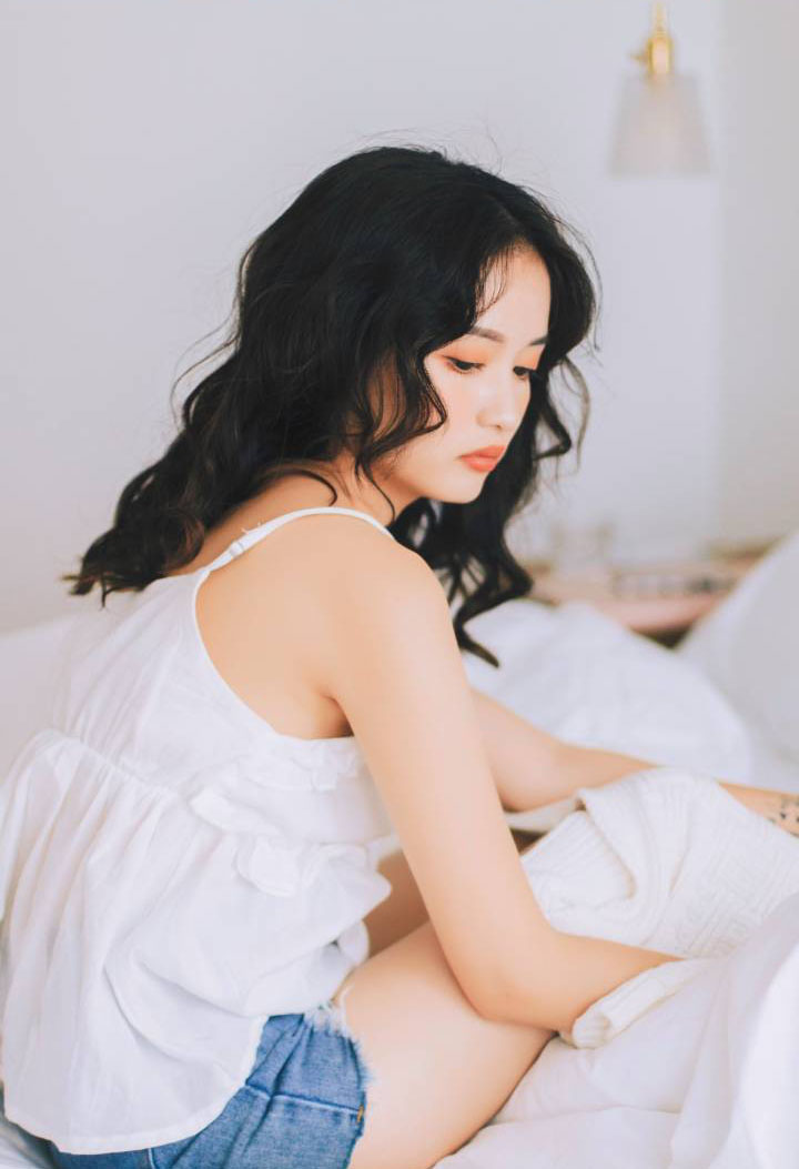 赵雅芝户外花园唯美优雅时尚大片写真图片