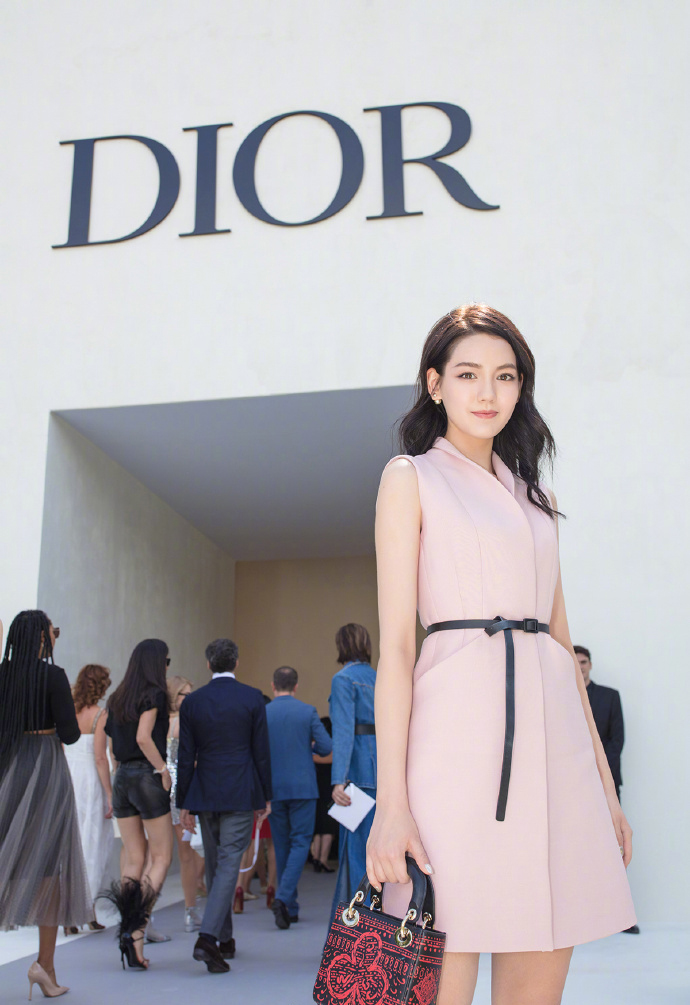 高清女星李诗颖巴黎时装周优雅甜美写真图片图片