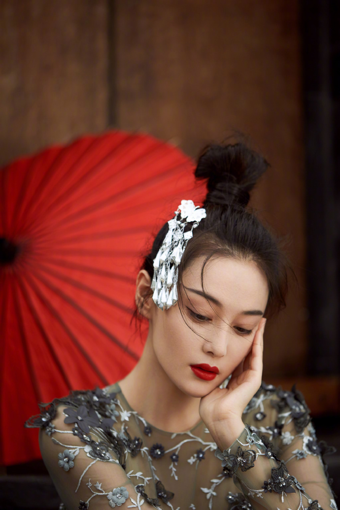 张馨予性感长裙礼服高清图片图片