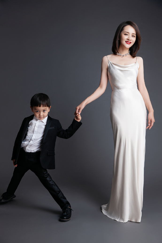 邓莎图片 邓莎春日亲子写真图片图片