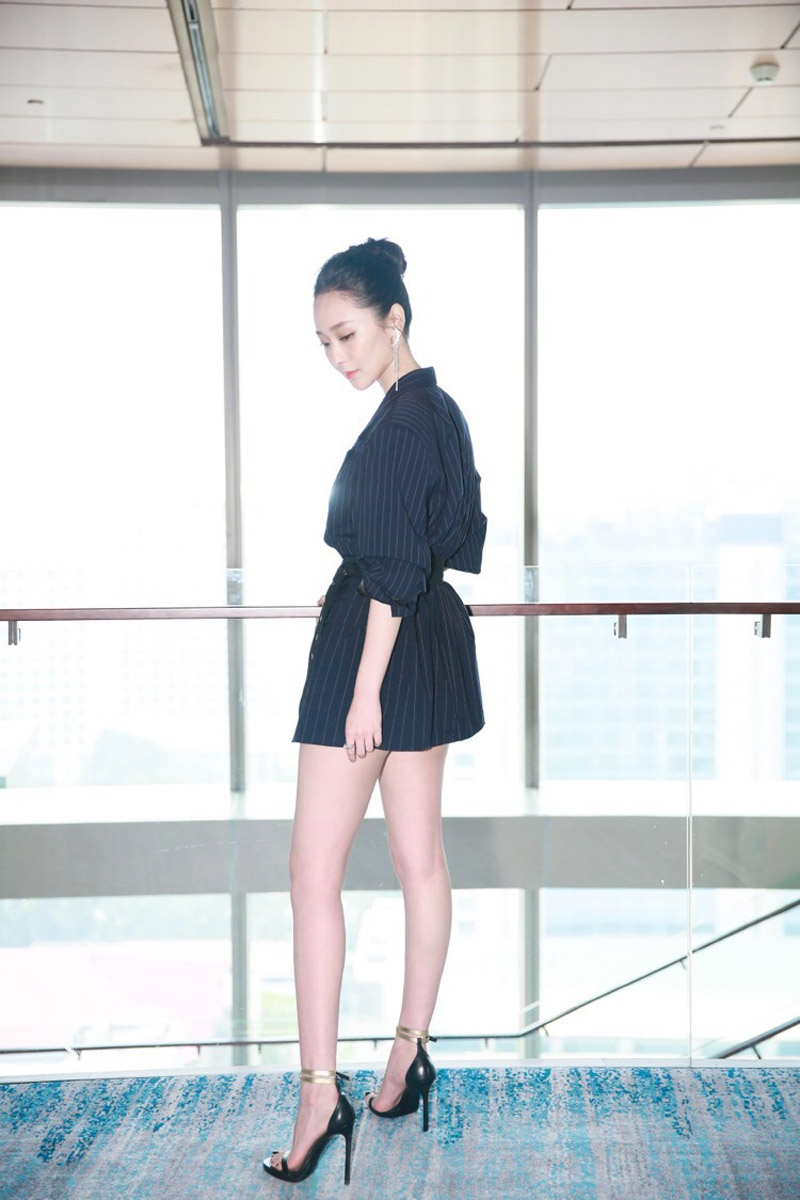 李曼酷感冷艳写真图片图片