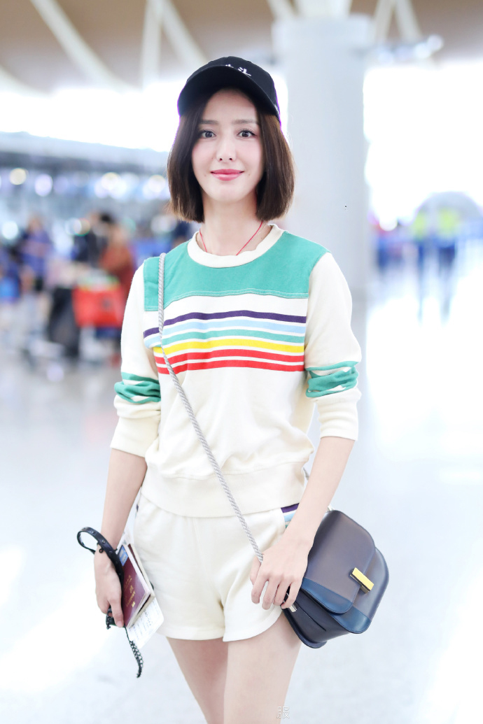高清中国内地新疆伊犁影视女演员佟丽娅超A背头高清桌面壁纸图片