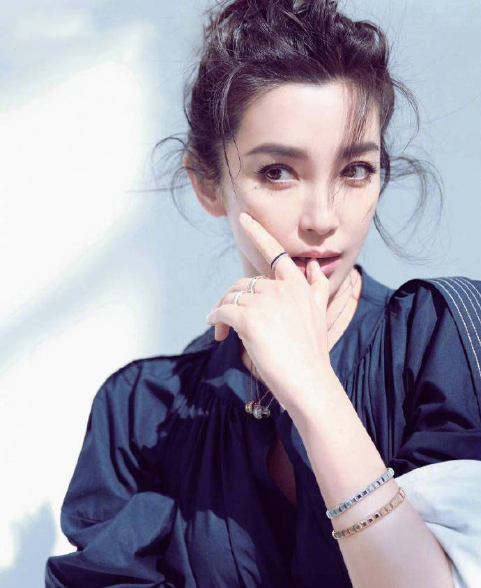 李冰冰轻柔浪漫画风性感写真图片图片