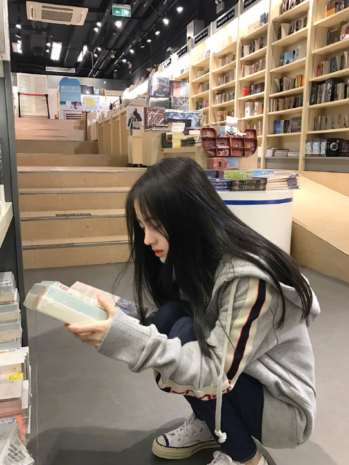 鞠婧祎图片
