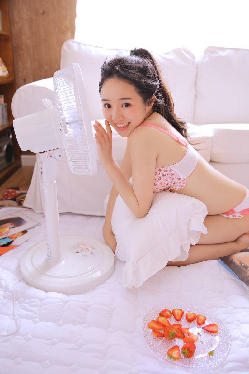 性感亚洲国产小嫩模福利四区吊带美少女性感美女高清图片图片