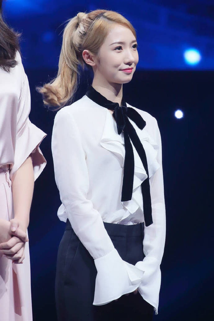 高清女明星孟美岐星空演讲超美图片图片