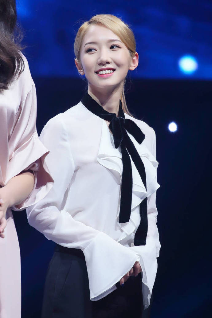 孟美岐图片