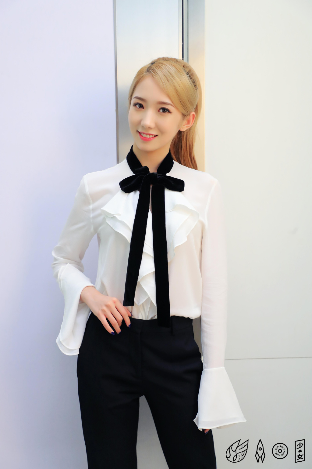 高清女明星孟美岐酷美西装写真图片图片