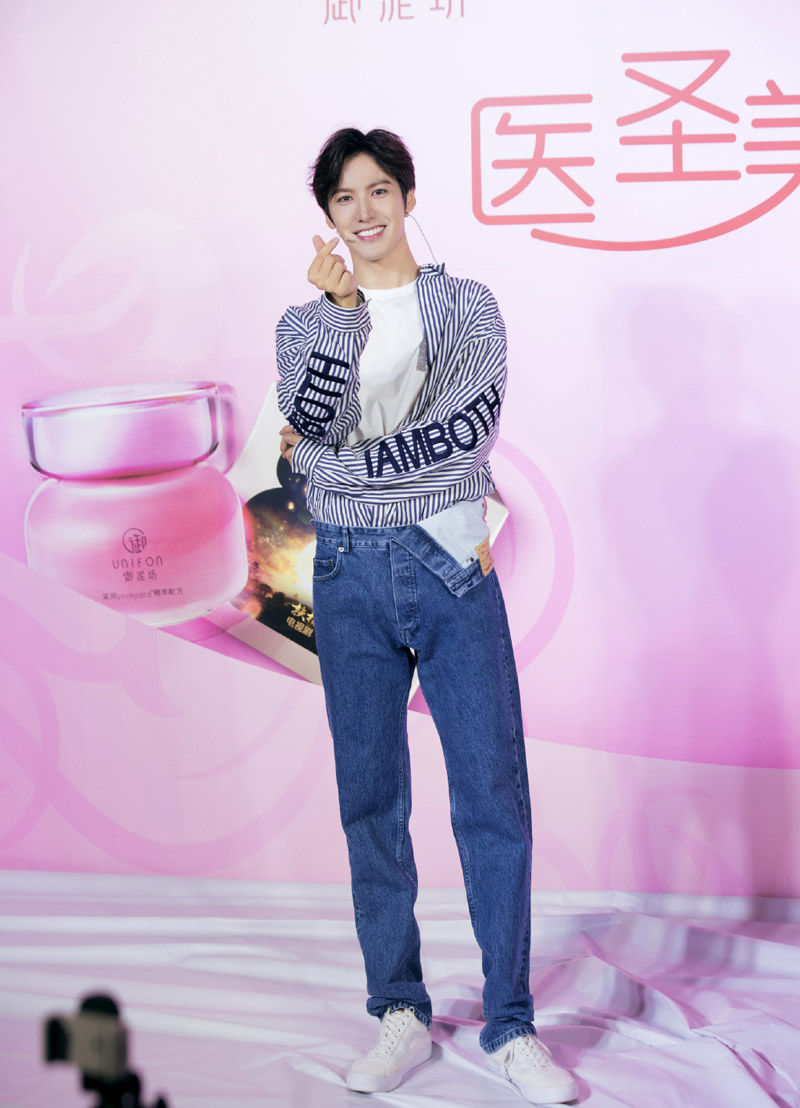 高清中国内地男演员男星青年演员赖艺杂志写真图片图片