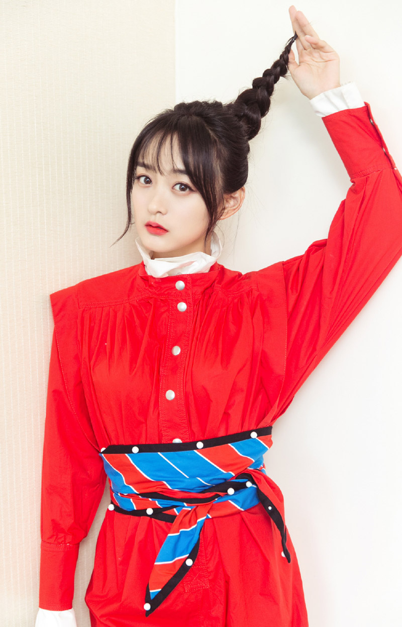 高清中国内地女演员平面模特何泓姗时髦养眼机场照图片图片