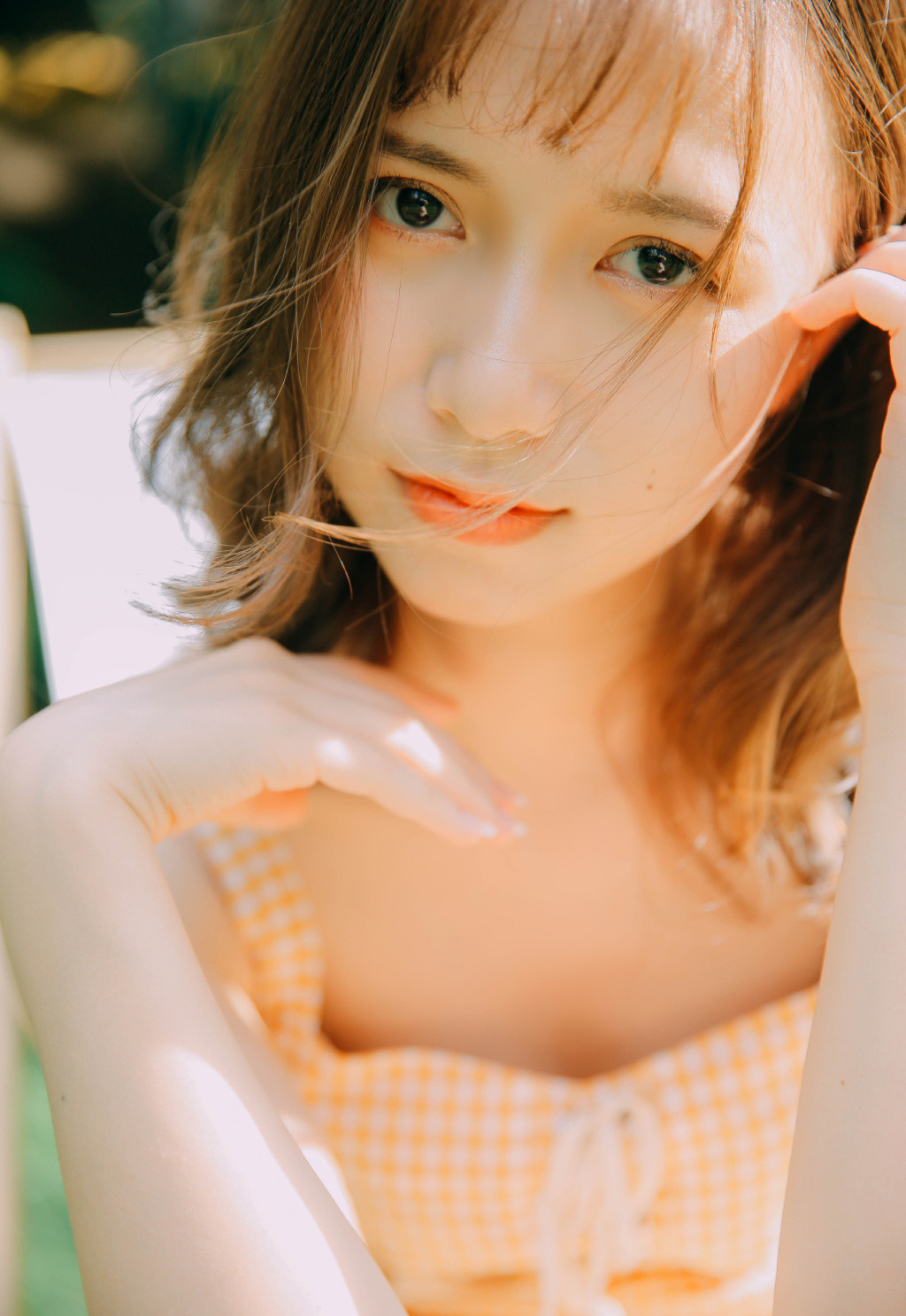 高清00后青春美少女热裤美女吊带锁骨性感私房写真图片