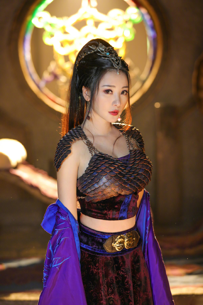 中国内地湖南衡阳女演员柳岩写真电脑桌面壁纸之网络美女图片