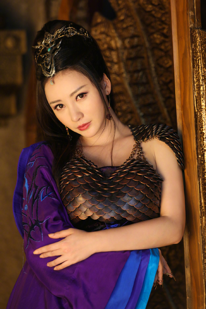 中国内地湖南衡阳女演员柳岩写真电脑桌面壁纸之网络美女图片