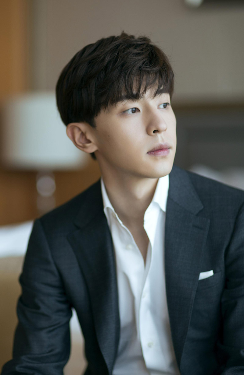 中国内地影视河北省石家庄男演员邓伦儒雅绅士西装写真图片图片