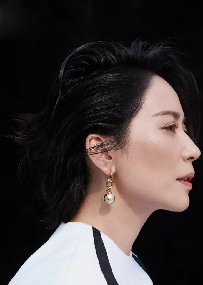 高清中国导演,演员俞飞鸿干练优雅时尚写真图片图片