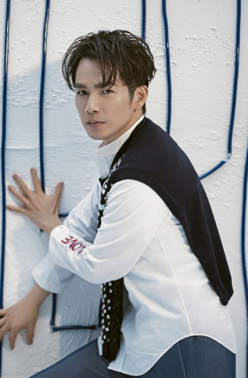 高清中国香港影视男演员钟汉良刘小小演绎情侣写真潮范十足图片