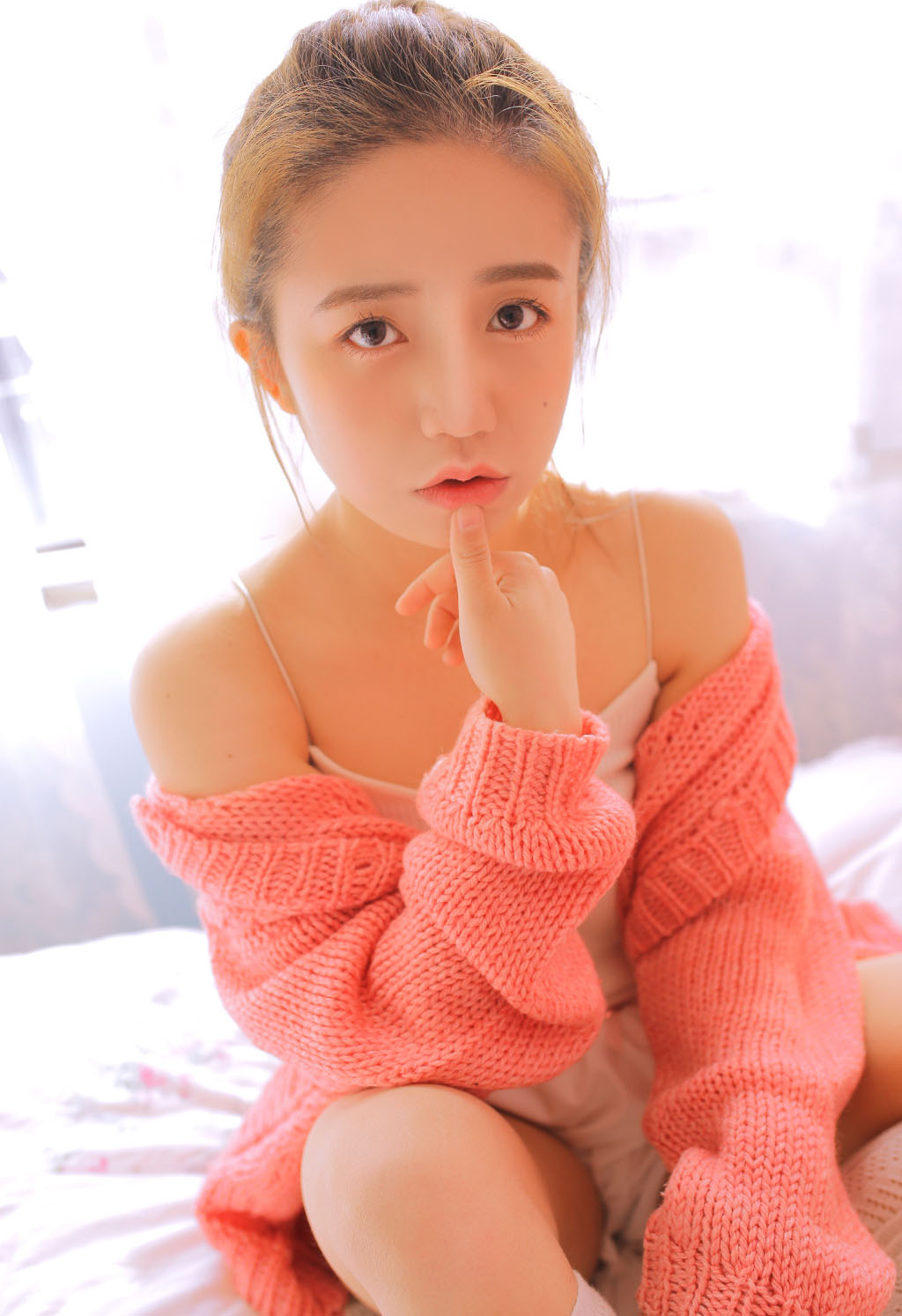 中国内地安徽女演员施诗人气名模性感礼服写真图片图片