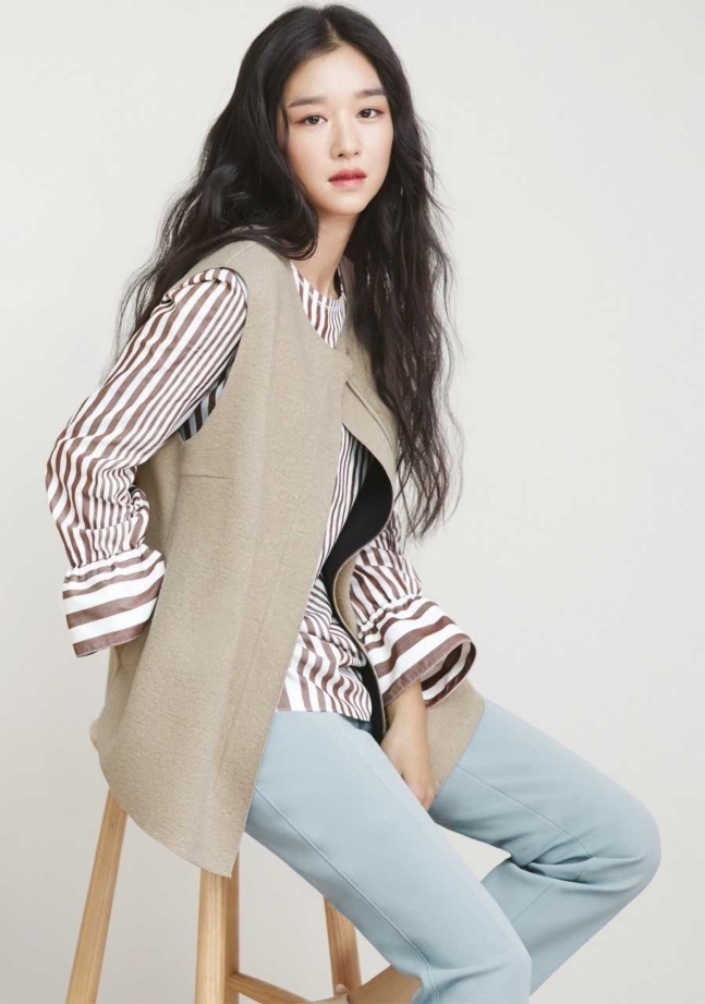 中国内地流行乐女歌手徐艺智多变风格时尚杂志写真图片图片