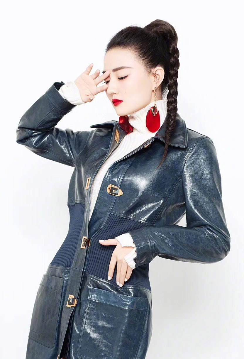 中国内地内蒙古呼和浩特女演员徐璐性感牛仔连体装时尚写真高清图片图片